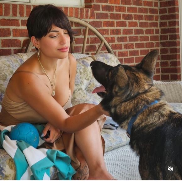 Meet your Posher, Amanda - Picture 1 of 1